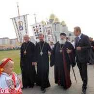 Блаженнейший Любомир высадил саженцы вишни в парке им. Иоанна Павла II во Львове Блаженнейший Любомир высадил саженцы вишни в парке им. Иоанна Павла II во Львове