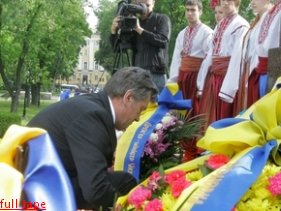 Ющенко во Львове возложит цветы к Мемориалу Украинских Сечевых Стрельцов Ющенко во Львове возложит цветы к Мемориалу Украинских Сечевых Стрельцов