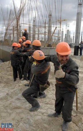 Стадион к «Евро-2012» во Львове строят турки. Стадион к «Евро-2012» во Львове строят турки.